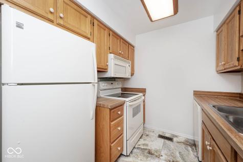575 Lockerbie Circle S Indianapolis IN 46202