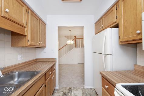 575 Lockerbie Circle S Indianapolis IN 46202