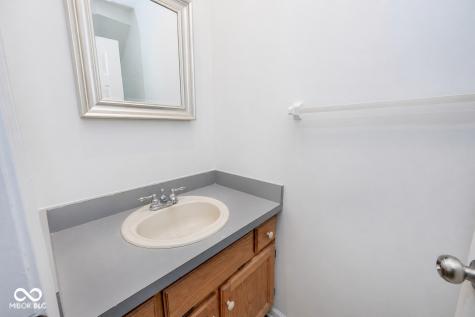 575 Lockerbie Circle S Indianapolis IN 46202