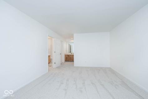 575 Lockerbie Circle S Indianapolis IN 46202