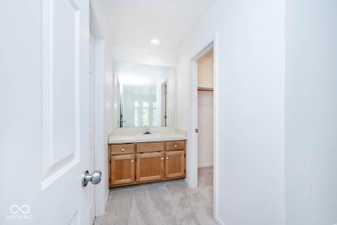 575 Lockerbie Circle S Indianapolis IN 46202