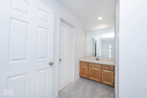 575 Lockerbie Circle S Indianapolis IN 46202