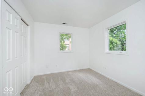 575 Lockerbie Circle S Indianapolis IN 46202