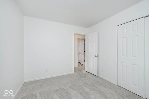 575 Lockerbie Circle S Indianapolis IN 46202