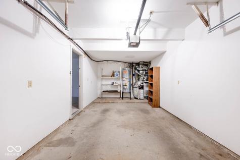 575 Lockerbie Circle S Indianapolis IN 46202