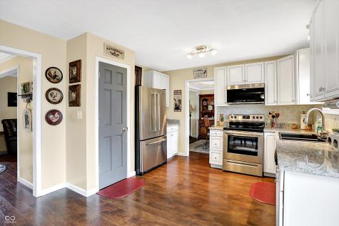 4172 S Creekside Drive New Palestine IN 46163