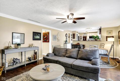 4172 S Creekside Drive New Palestine IN 46163