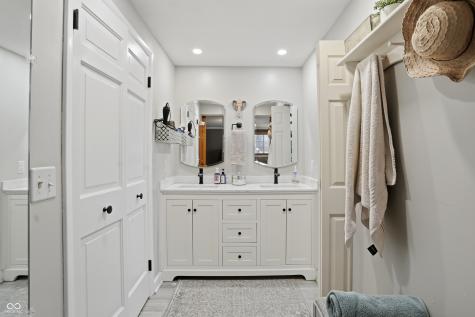 6314 Hythe Road Indianapolis IN 46220