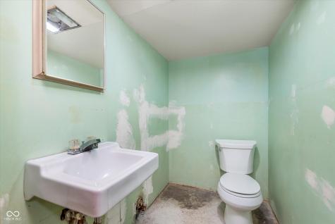 5734 Hillside Avenue Indianapolis IN 46220