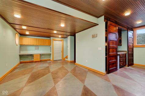 64 E 73rd Street Indianapolis IN 46240