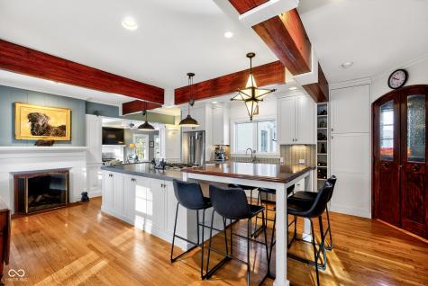 64 E 73rd Street Indianapolis IN 46240