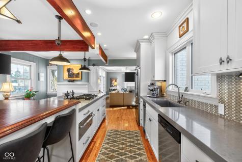 64 E 73rd Street Indianapolis IN 46240