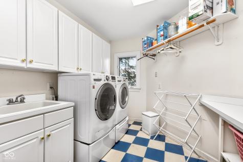 64 E 73rd Street Indianapolis IN 46240