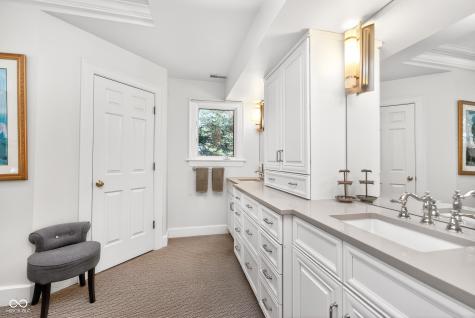 64 E 73rd Street Indianapolis IN 46240