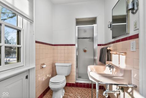 64 E 73rd Street Indianapolis IN 46240