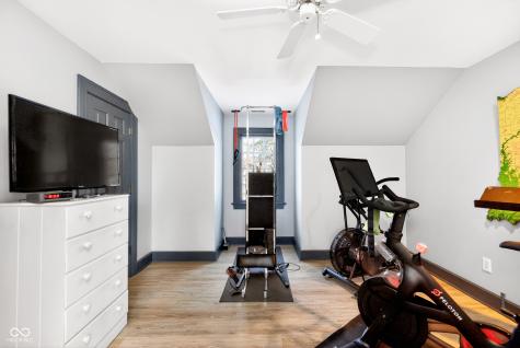 64 E 73rd Street Indianapolis IN 46240