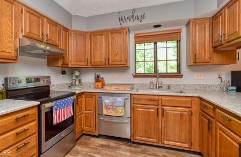 8552 Summertree Lane Indianapolis IN 46256