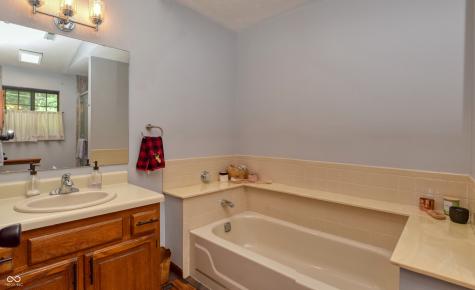 8552 Summertree Lane Indianapolis IN 46256
