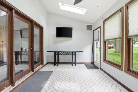 719 Bakeway Court Indianapolis IN 46231