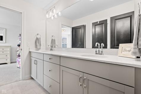 16041 Flowing Creek Way Westfield IN 46074