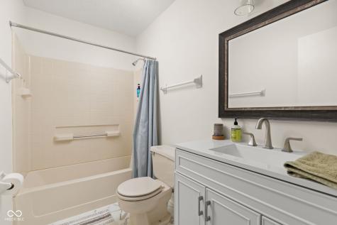 3613 Crickwood Circle Indianapolis IN 46268