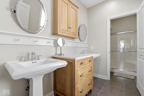 600 N Elm Street Zionsville IN 46077