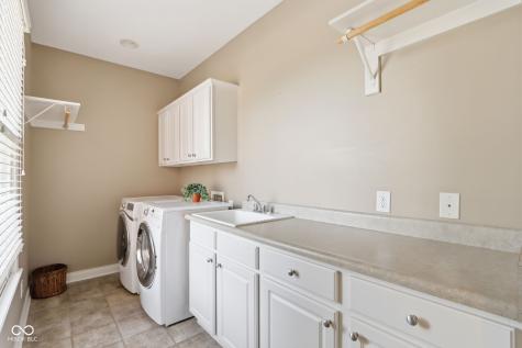 600 N Elm Street Zionsville IN 46077