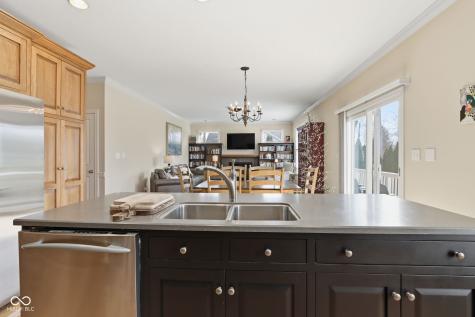 600 N Elm Street Zionsville IN 46077