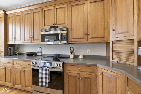 600 N Elm Street Zionsville IN 46077