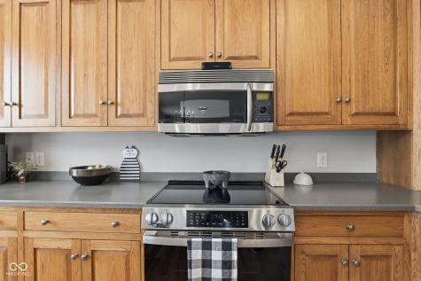 600 N Elm Street Zionsville IN 46077