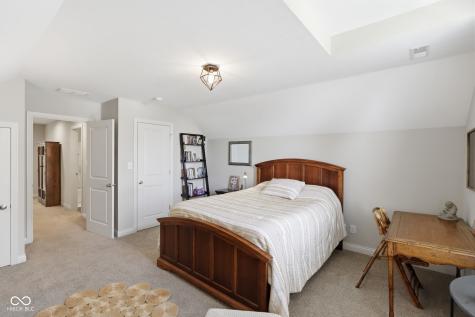 600 N Elm Street Zionsville IN 46077