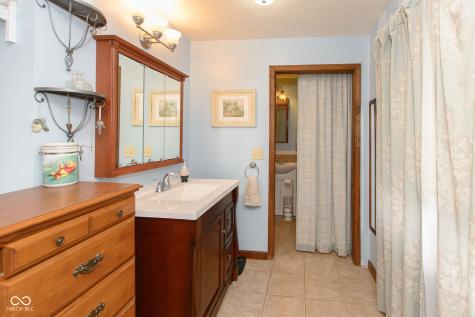 492 Pelenor Drive Franklin IN 46131