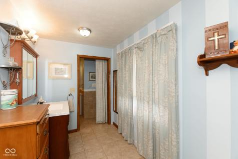 492 Pelenor Drive Franklin IN 46131