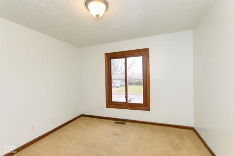 492 Pelenor Drive Franklin IN 46131