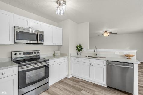 10330 Split Rock Way Indianapolis IN 46234