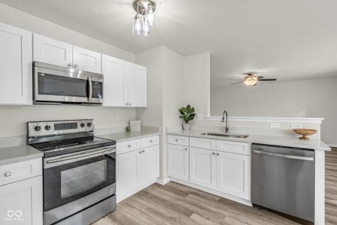 10330 Split Rock Way Indianapolis IN 46234