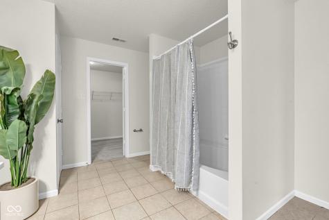 10330 Split Rock Way Indianapolis IN 46234