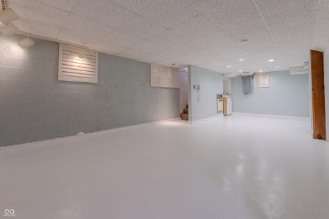 2047 N Bosart Avenue Indianapolis IN 46218