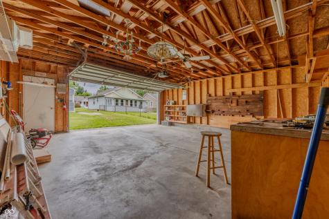 2047 N Bosart Avenue Indianapolis IN 46218