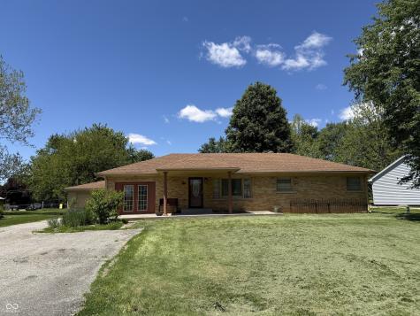 2827 S Oakland Drive Shelbyville IN 46176