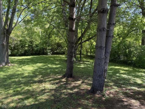 8061 Folkstone Road Indianapolis IN 46268
