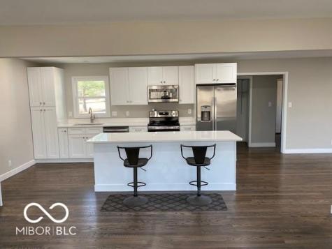 8061 Folkstone Road Indianapolis IN 46268