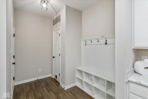 7228 Lockford Walk N Avon IN 46123