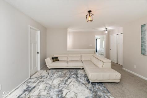 7228 Lockford Walk N Avon IN 46123