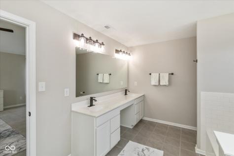 7228 Lockford Walk N Avon IN 46123