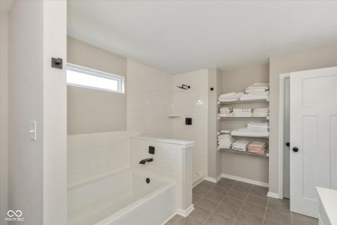 7228 Lockford Walk N Avon IN 46123
