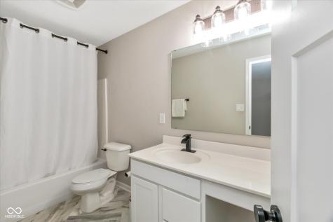 7228 Lockford Walk N Avon IN 46123