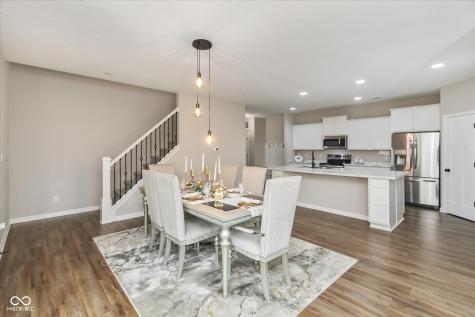 7228 Lockford Walk N Avon IN 46123