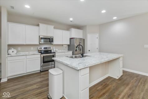 7228 Lockford Walk N Avon IN 46123