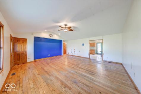 813 S 400 W Bargersville IN 46106